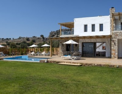 Holiday villas in Greece