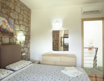 Book a villa in Greece