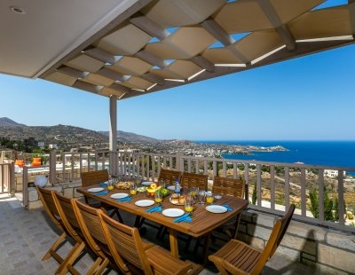 Holiday villas in Greece