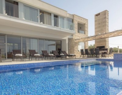 Villa holidays in Brac