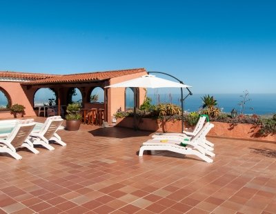 Book a villa in Gran Canaria