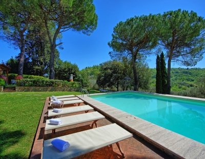 Book a villa in Tuscany