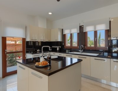 Book a villa in Aphrodite Hills Resort