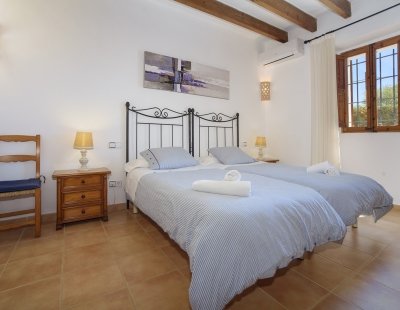 Book a villa in Cala d'Or