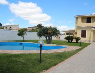 Villa rentals in Flumini