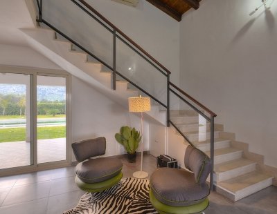Book a villa holiday in Syracuse