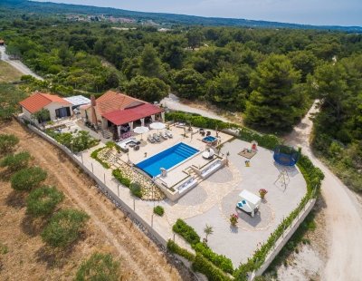 Holiday villas in Brac