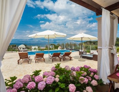 Villa rentals in Brac
