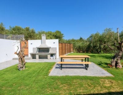 Book a villa in Greece
