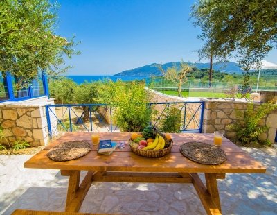 Holiday villas in Greece