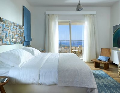 Book a villa holiday in Plaka