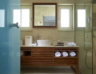 Book a villa holiday in Plaka