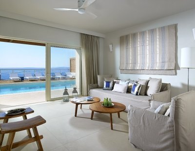 Holiday villas in Greece
