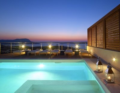 Villas in Plaka