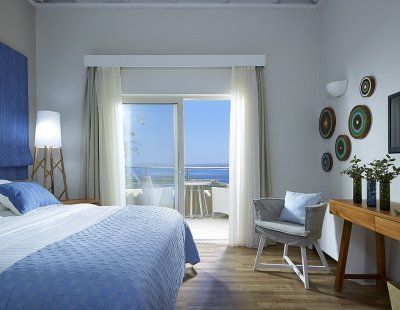Book a villa in Plaka