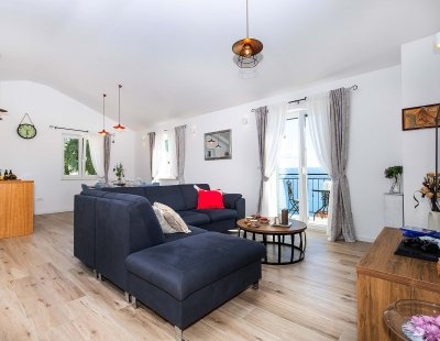 Villa rentals in Omis