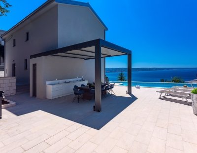 Villa holidays in Omis