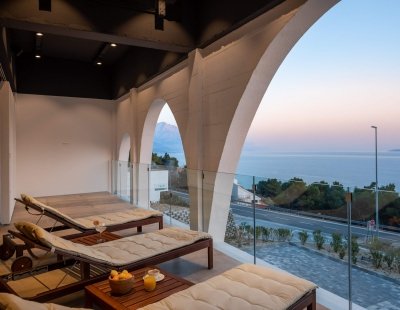 Book a villa in Omis