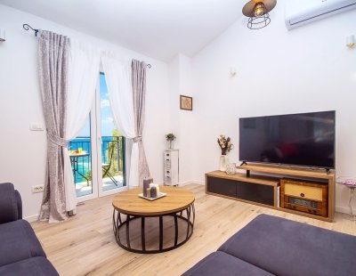 Book a villa in Omis