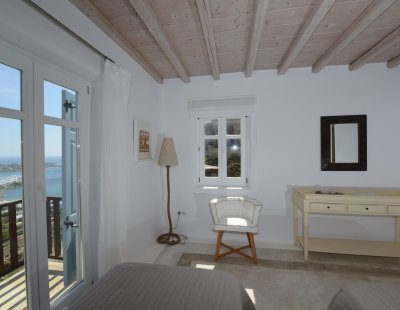 Villa rentals in Psarou