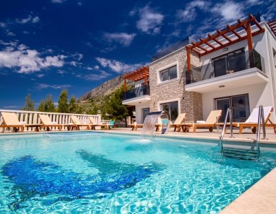 Villas in Omis