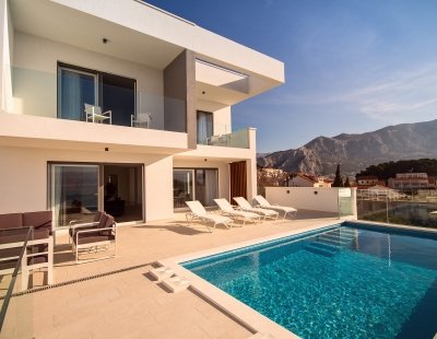Villas in Omis