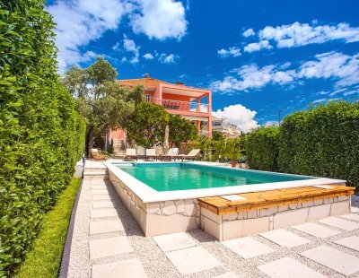 Villa rentals in Trogir