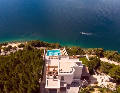 Book a villa in Omis