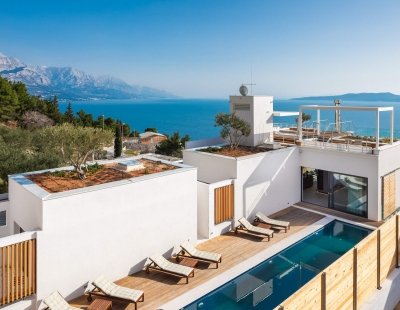 Villas in Omis