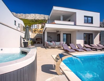 Villa in Omis to rent