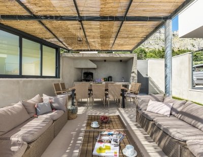 Villa rentals in Omis