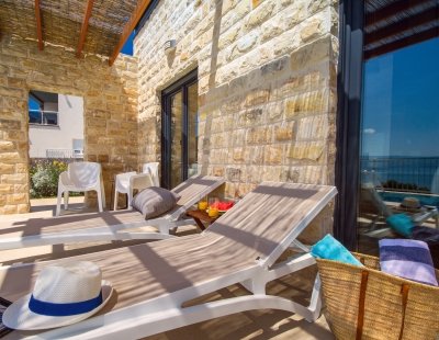 Book a villa holiday in Omis