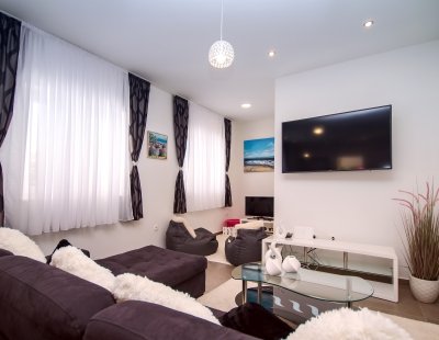 Villa holidays in Omis
