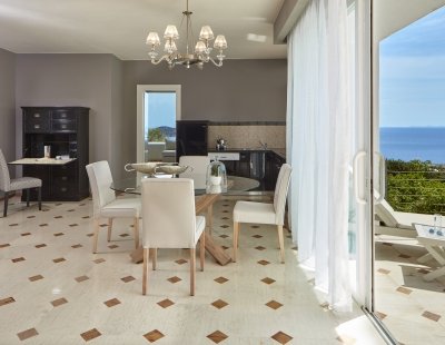 Holiday villas in Greece