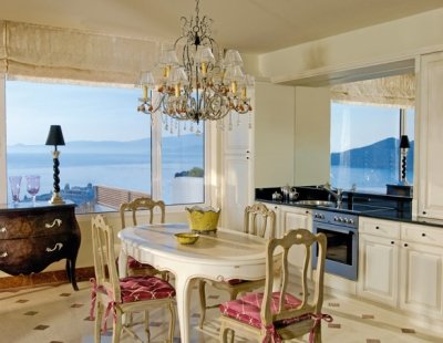 Book a villa holiday in Elounda