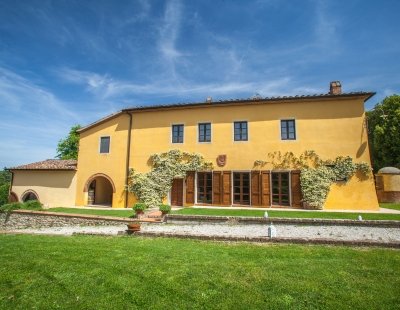 Book a villa holiday in Pisa