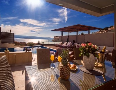 Book a villa in Omis