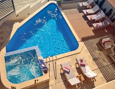 Villa holidays in Omis