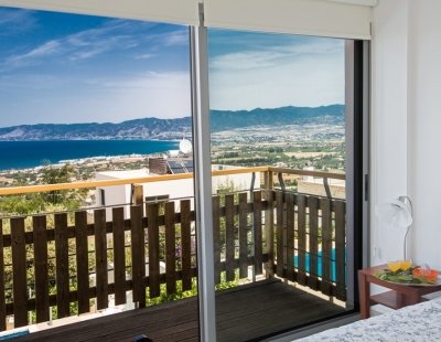 Villa rentals in Latchi