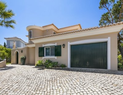 Book a villa in Algarve