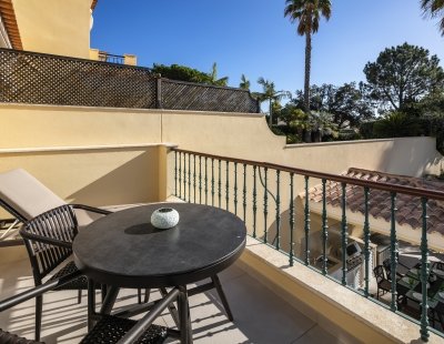 Book a villa holiday in Almancil