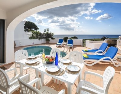 Book a villa in Vale do Lobo