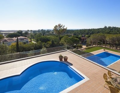 Book a villa holiday in Algarve