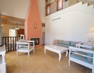 Villa rentals in Evreti