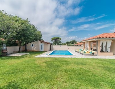 Villa rentals in Pula