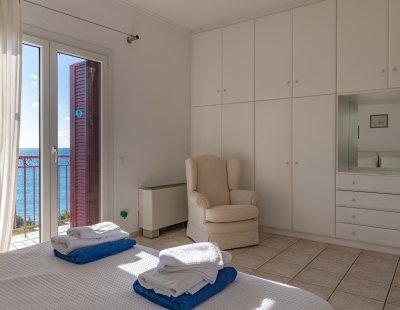 Book a villa in Greece