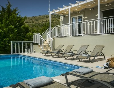 Holiday villas in Greece