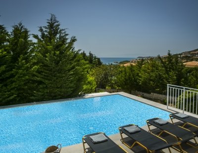 Book a villa in Greece