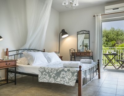 Book a villa in Skala