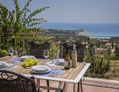 Holiday villas in Greece
